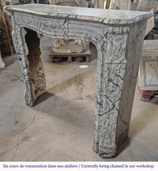 Cheminée de style Louis XV modèle Pompadour, gallbée, en marbre bleu fleuri-5