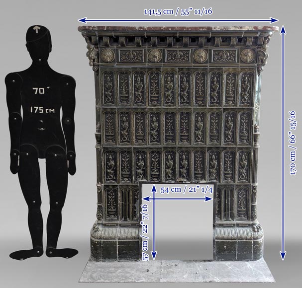 Grand poêle de style Napoléon III en faïence verte décoré de salamandres-13