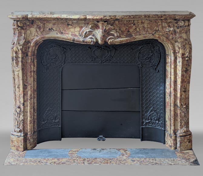 Cheminée de style Louis XV en brèche d'Alep-0