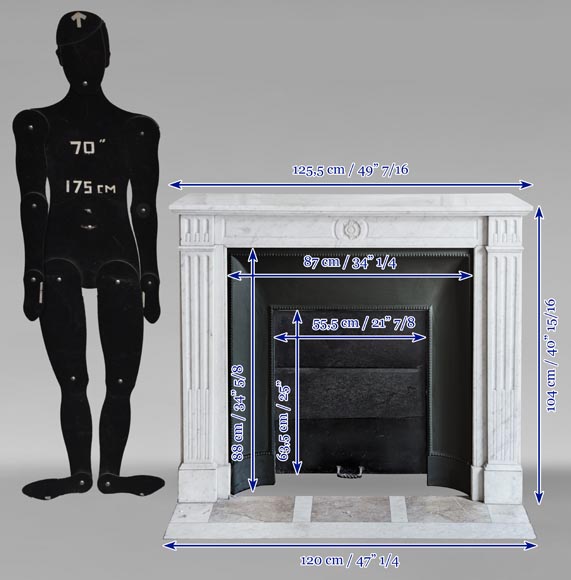 Cheminée de style Louis XVI en marbre de Carrare ornée d'une fleur de tournesol-10
