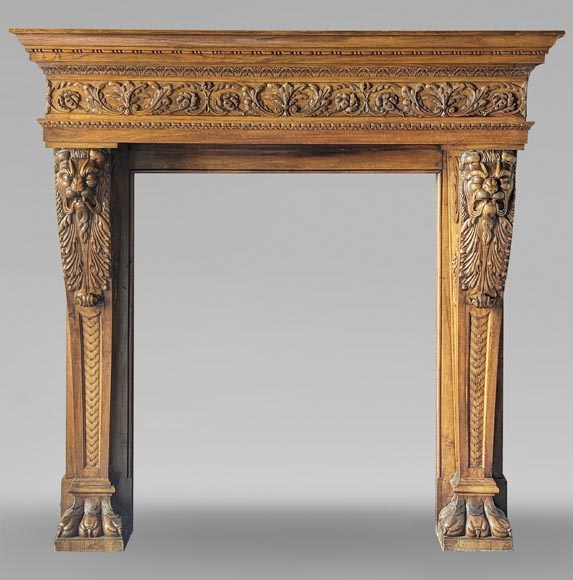 Cheminée de style Neo Renaissance sculptée en bois de noyer ornée de muffles et de pattes de lion-0