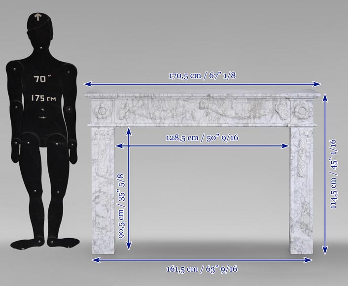 Cheminée d'époque Louis XVI ornée d'une guirlande sculptée en marbre de Carrare veiné ancien-15
