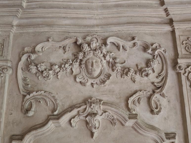 Cheminée d'époque Louis XV en pierre avec son trumeau sculpté-1