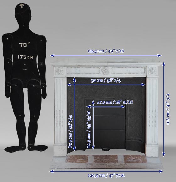 Cheminée de style Louis XVI en marbre demi statuaire décorée d'un perlé-12