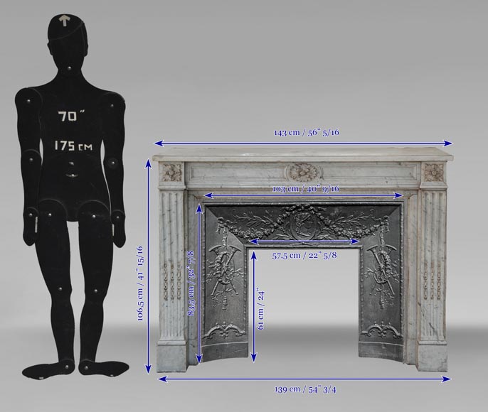 Cheminée de style Louis XVI en marbre de Carrare, décorée de cannelures fleuries-12