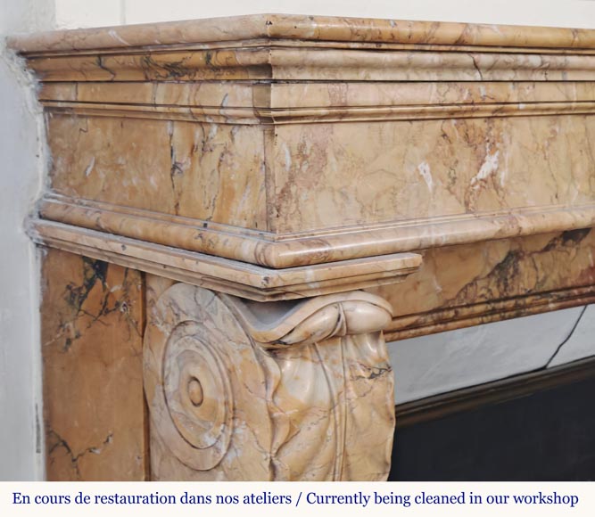 Cheminée patte de lion d'époque Restauration, en marbre Jaune de Sienne-3