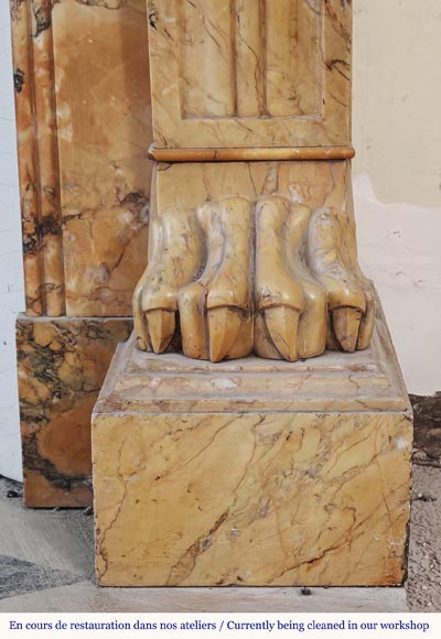 Cheminée patte de lion d'époque Restauration, en marbre Jaune de Sienne-8