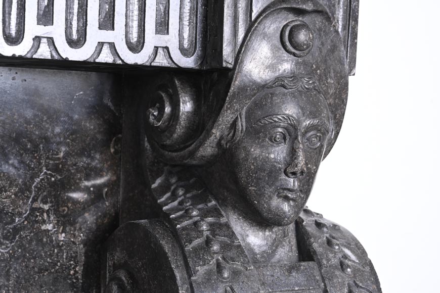 Cheminée en granite noir sculpté – XVIIIe siècle-12