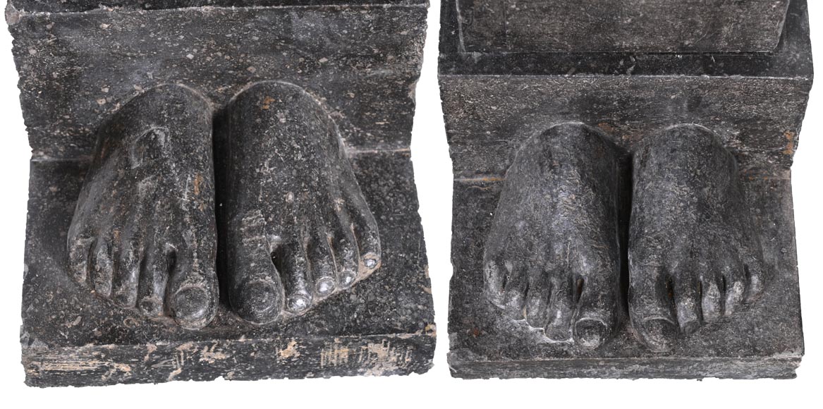 Cheminée en granite noir sculpté – XVIIIe siècle-13