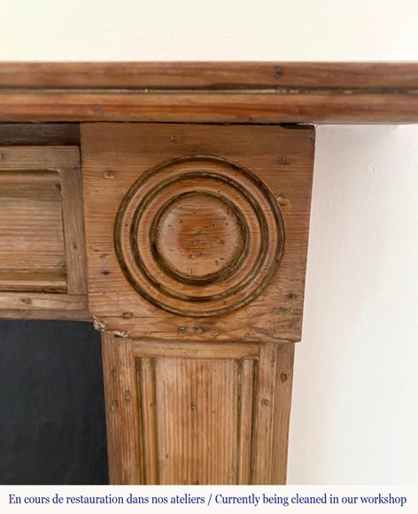 Cheminée de style Louis XVI en bois de sapin et ardoise-1