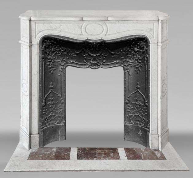 Cheminée de style Louis XV modèle Pompadour en marbre de Carrare-0