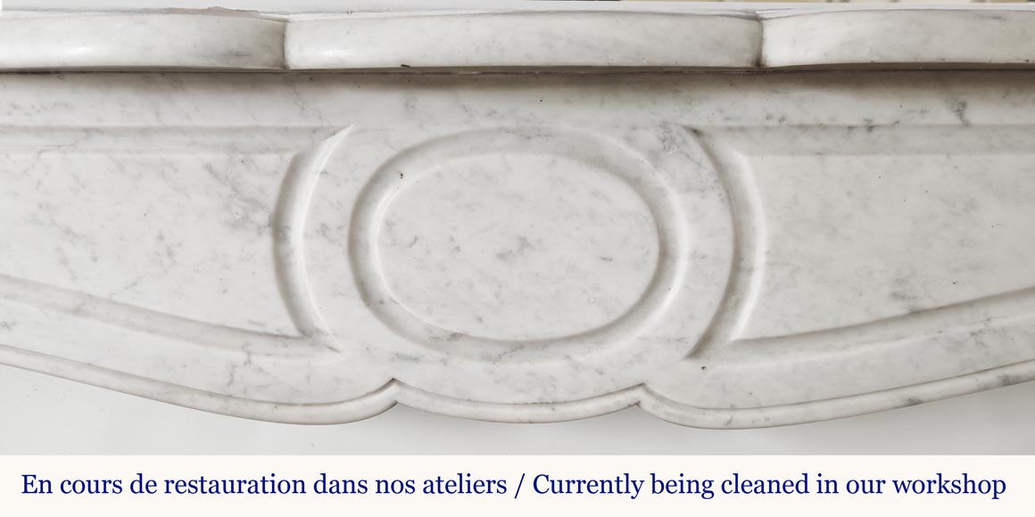 Cheminée de style Louis XV modèle Pompadour en marbre de Carrare-1