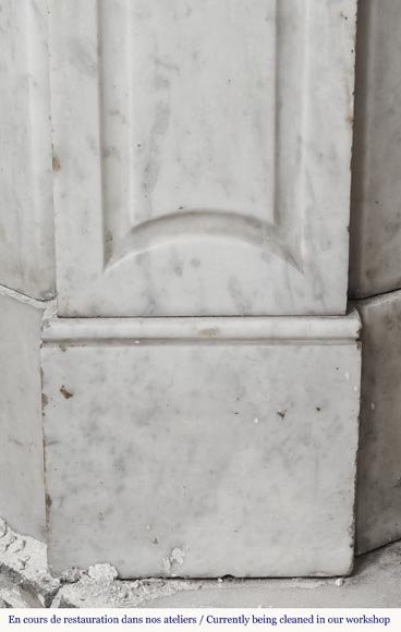 Cheminée de style Louis XV modèle Pompadour en marbre de Carrare-4