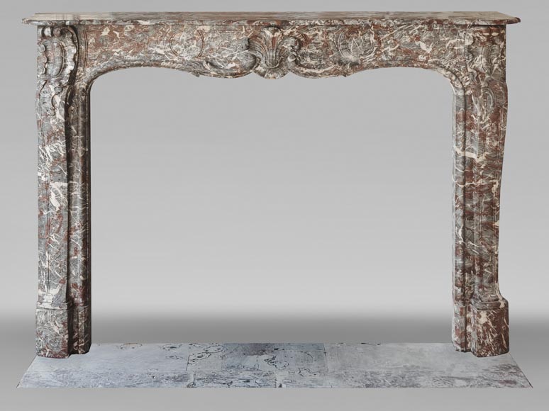 Cheminée d'époque Louis XV en Rouge Royal, décorée d'une palmette-0