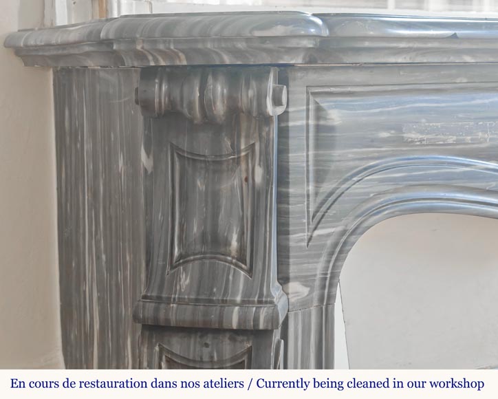 Cheminée de style Louis XV modèle Pompadour, en marbre bleu Turquin-3