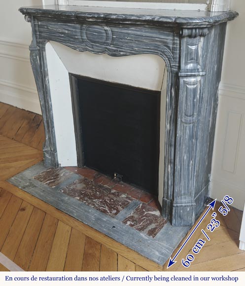 Cheminée de style Louis XV modèle Pompadour, en marbre bleu Turquin-5
