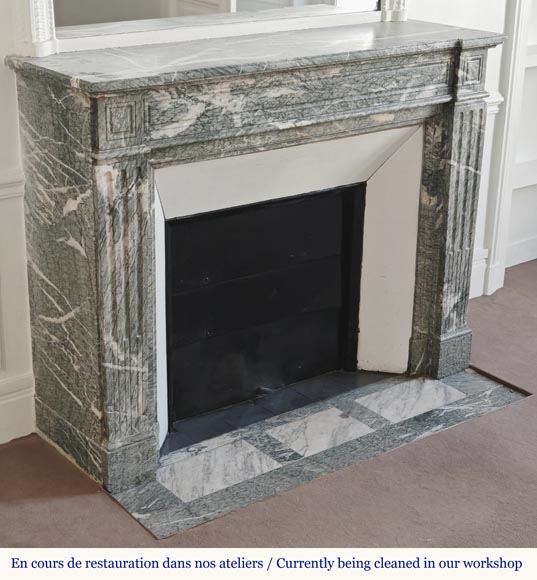 Cheminée de style Louis XVI moulurée en marbre Campan vert veiné blanc-2
