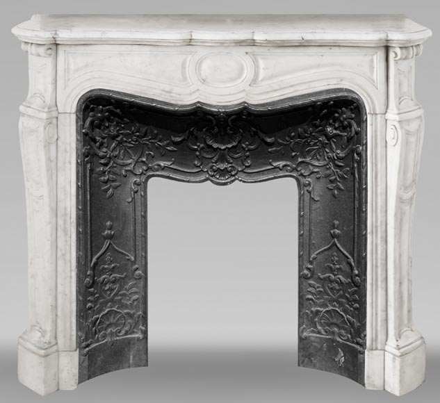 Cheminée de style Louis XV modèle Pompadour, en marbre de Carrare-0