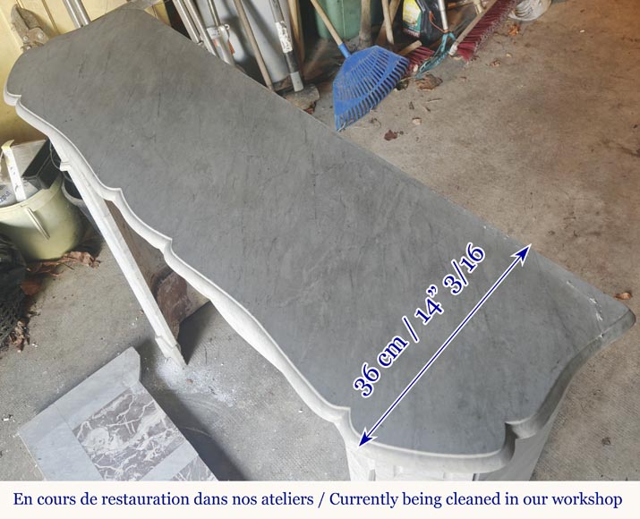 Cheminée de style Louis XV modèle Pompadour, en marbre bleu turquin clair-8