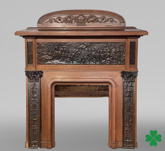 Cheminée en chêne avec bas-reliefs en plâtre imitation bronze, datée de 1896-0
