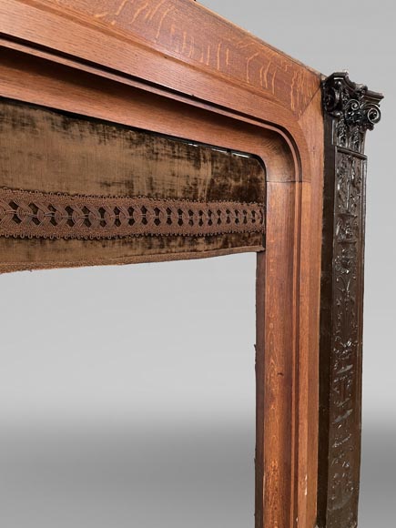 Cheminée en chêne avec bas-reliefs en plâtre imitation bronze, datée de 1896-12