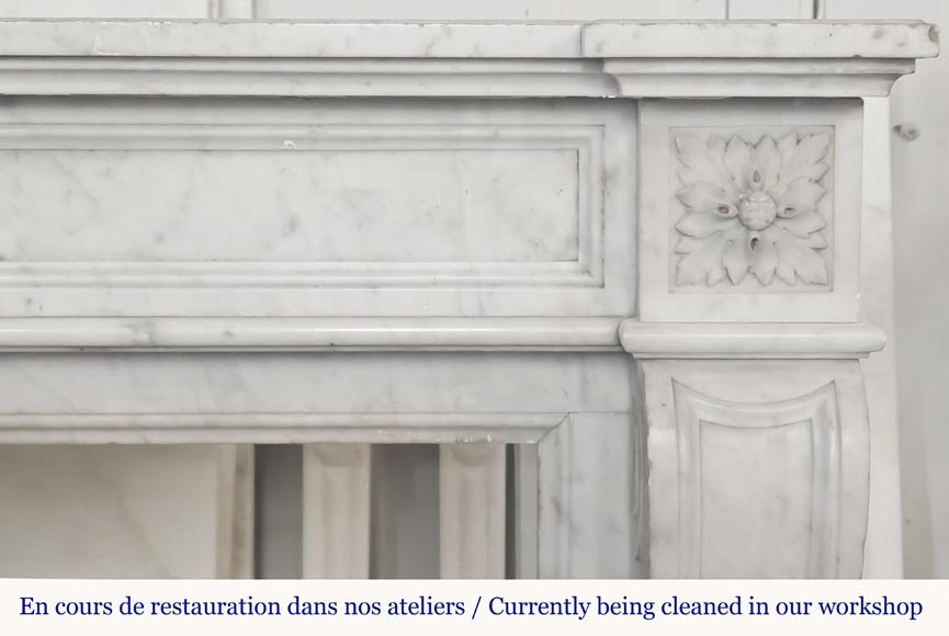 Cheminée de style Louis XVI à tournesols, en marbre de Carrare-6