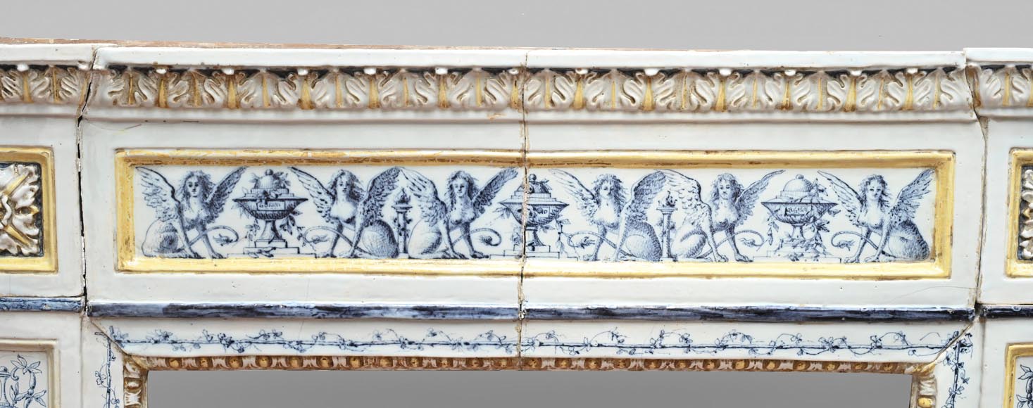 Cheminée en faïence de style Louis XVI, travail italien de la fin du XIXᵉ siècle-1