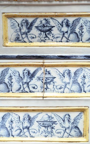 Cheminée en faïence de style Louis XVI, travail italien de la fin du XIXᵉ siècle-2