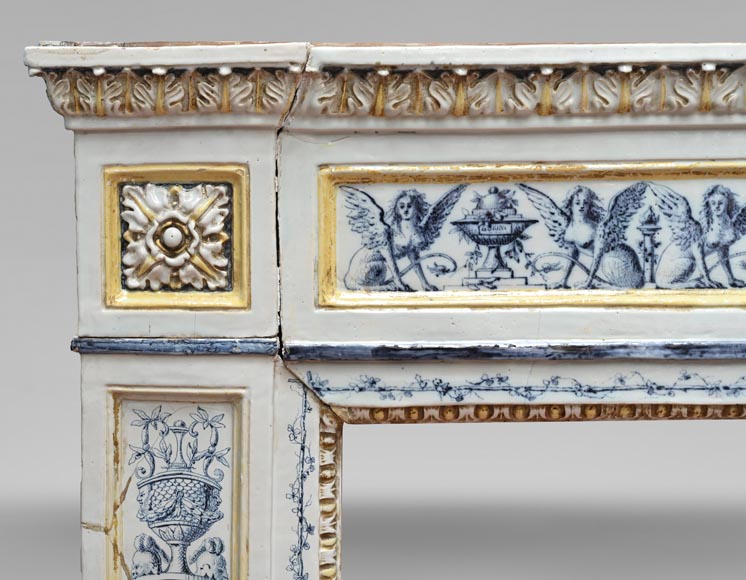 Cheminée en faïence de style Louis XVI, travail italien de la fin du XIXᵉ siècle-3