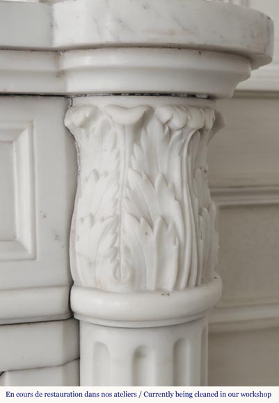 Cheminée de style Louis XVI à demi colonne cannelé corinthienne, en marbre demi statuaire-9