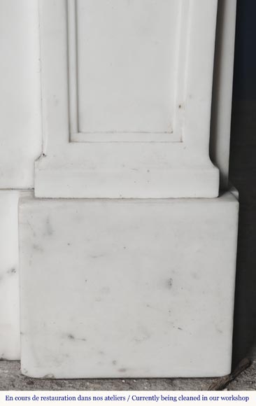 Cheminée de style Napoléon III en marbre demi statuaire décorée d'une guirlande-13