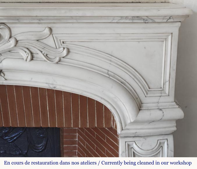 Cheminée de style Régence en marbre demi statuaire-9