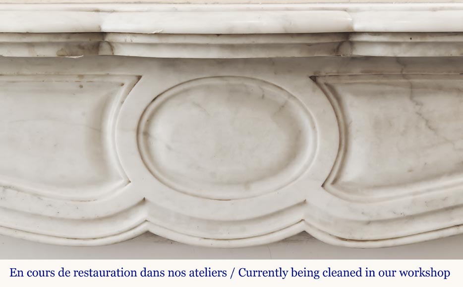 Cheminée de style Louis XV modèle Pompadour en marbre de Carrare-1