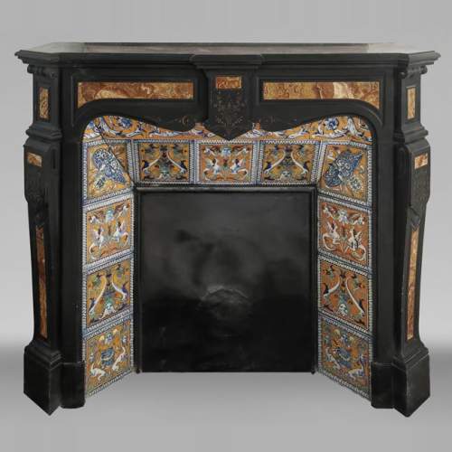 Cheminée de style Napoléon III en marbre noir fin et onyx