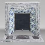 Cheminée de style Louis XV modèle Pompadour, en marbre Bleu Fleuri