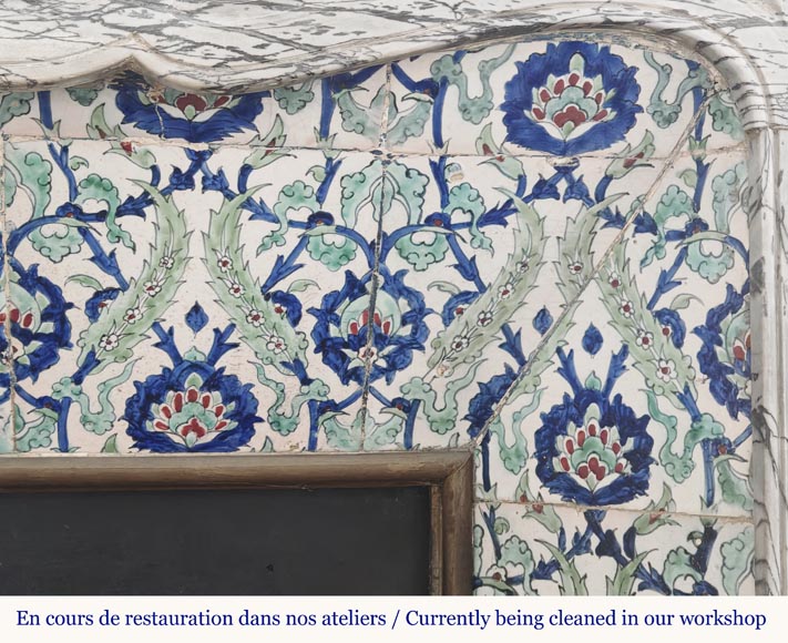Cheminée de style Louis XV modèle Pompadour, en marbre Bleu Fleuri-8