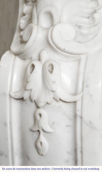 Cheminée de style Louis XV décorée d'une palmette Cheminée de style Louis XV décorée d'une palmette-6