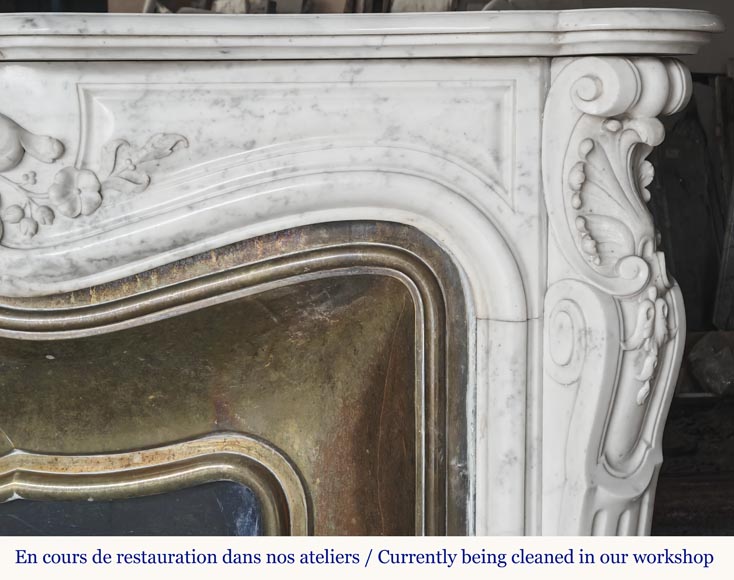 Cheminée de style Louis XV décorée d'une palmette Cheminée de style Louis XV décorée d'une palmette-9