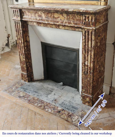 Cheminée cannelée de style Louis XVI, en marbre Brèche d'Alep rouge-4