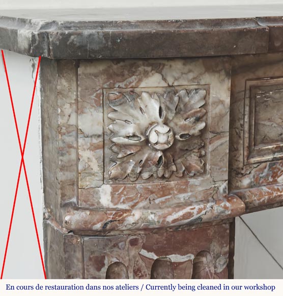 Cheminée d'époque Louis XVI en marbre rouge du nord, légèrement galbée-3