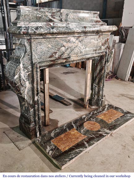 Importante cheminée de style Napoléon III en marbre Campan Importante cheminée de style Napoléon III en marbre Campan-3