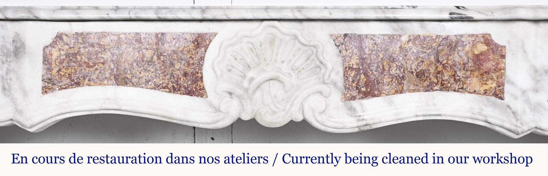 Cheminée de type provençale en marbre de Carrare veiné et en marbre de couleur-1