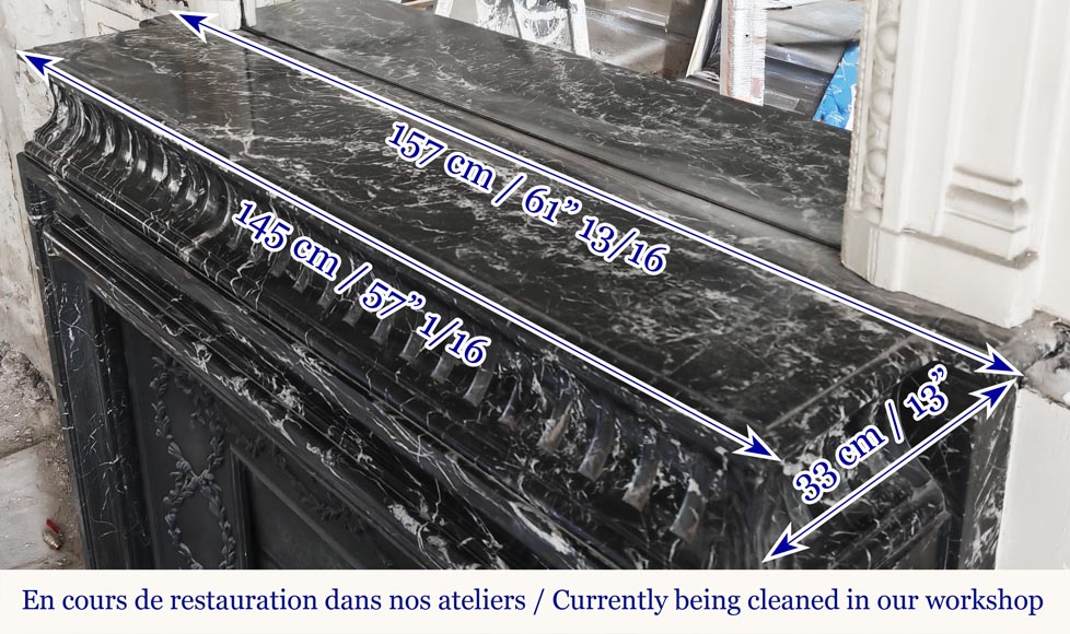 Cheminée de style Louis XIV à acrotère, en marbre Marquina Cheminée de style Louis XIV à acrotère, en marbre Marquina-10