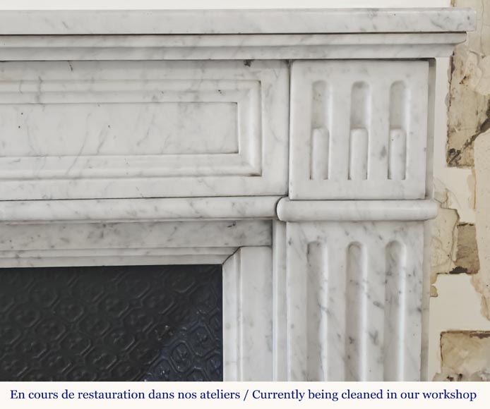 Cheminée de style Louis XVI à cannelure, en marbre de Carrare Cheminée de style Louis XVI à cannelure, en marbre de Carrare-6