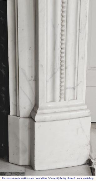 Cheminée galbée de style Louis XVI à décor de perlé, en marbre demi statuaire Cheminée galbée de style Louis XVI à décor de perlé, en marbre demi statuaire-10