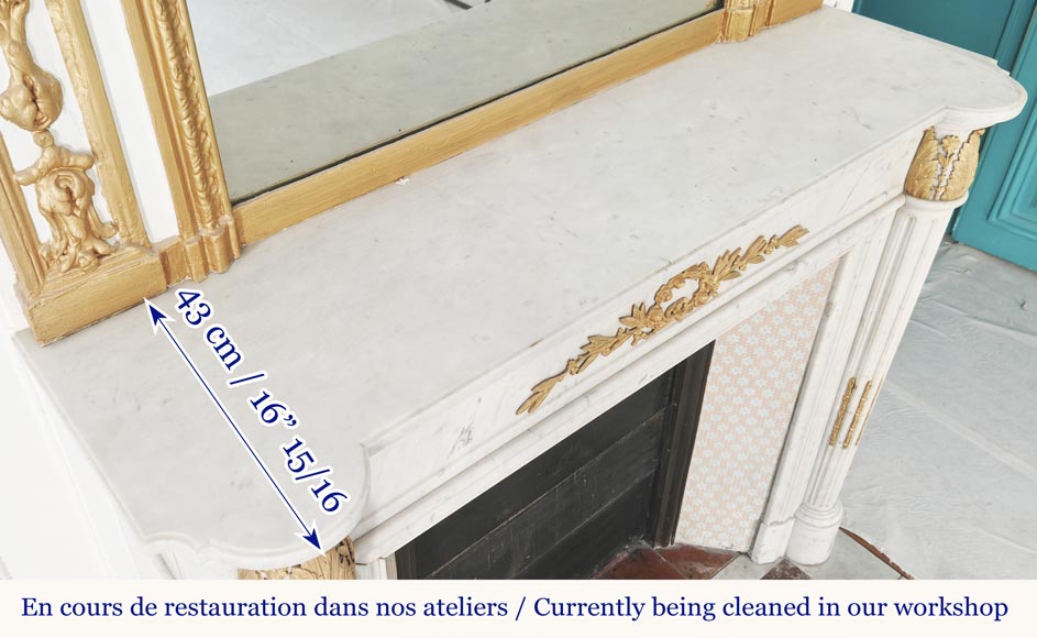 Cheminée de style Louis XVI à demi colonnes et décors de bronze, en marbre de Carrare Cheminée de style Louis XVI à demi colonnes et décors de bronze, en marbre de Carrare-12