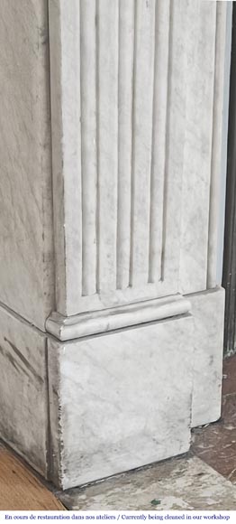 Cheminée de style Louis XVI ornée d'un tournesol, en marbre de Carrare Cheminée de style Louis XVI ornée d'un tournesol, en marbre de Carrare-4