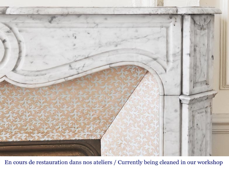 Cheminée de style Louis XV modèle Pompadour en marbre de Carrare-6