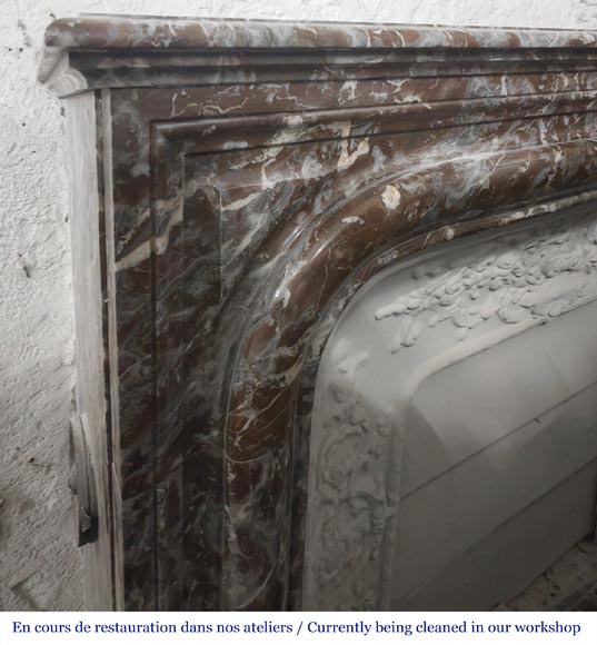 Cheminée de style Louis XIV à boudin, en marbre Rouge Royal-3