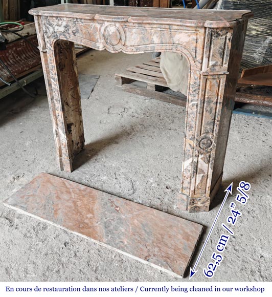 Cheminée de style Louis XV modèle Pompadour en marbre Enjugerais-5